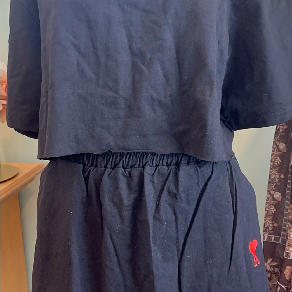 Black Women's Elastic-Waist Skirt with Red Heart Detail - Picture 3 of 13